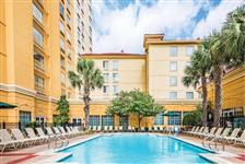 La Quinta Inn & Suites by Wyndham San Antonio Riverwalk - San Antonio, TX