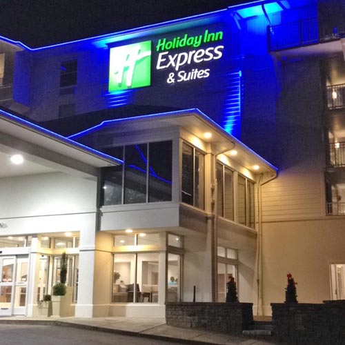 Holiday Inn Express & Suites, Sevierville, Tennessee