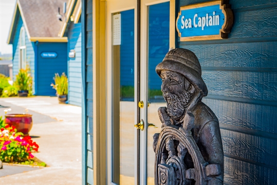 1. Surf & Sand Lodge
Surf & Sand Lodge in Fort Bragg, CA